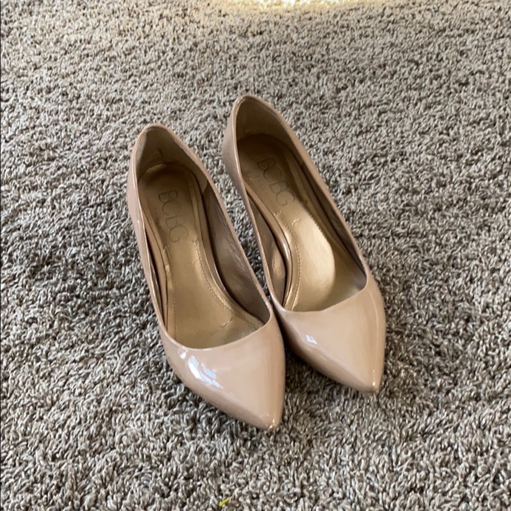 BCBG PUMPS